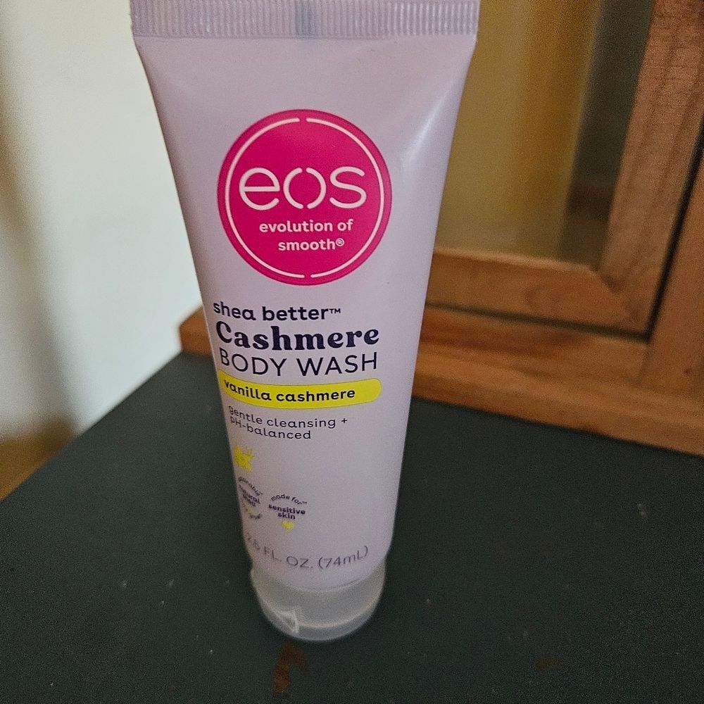 EOS Vanilla Cashmere Body Wash New